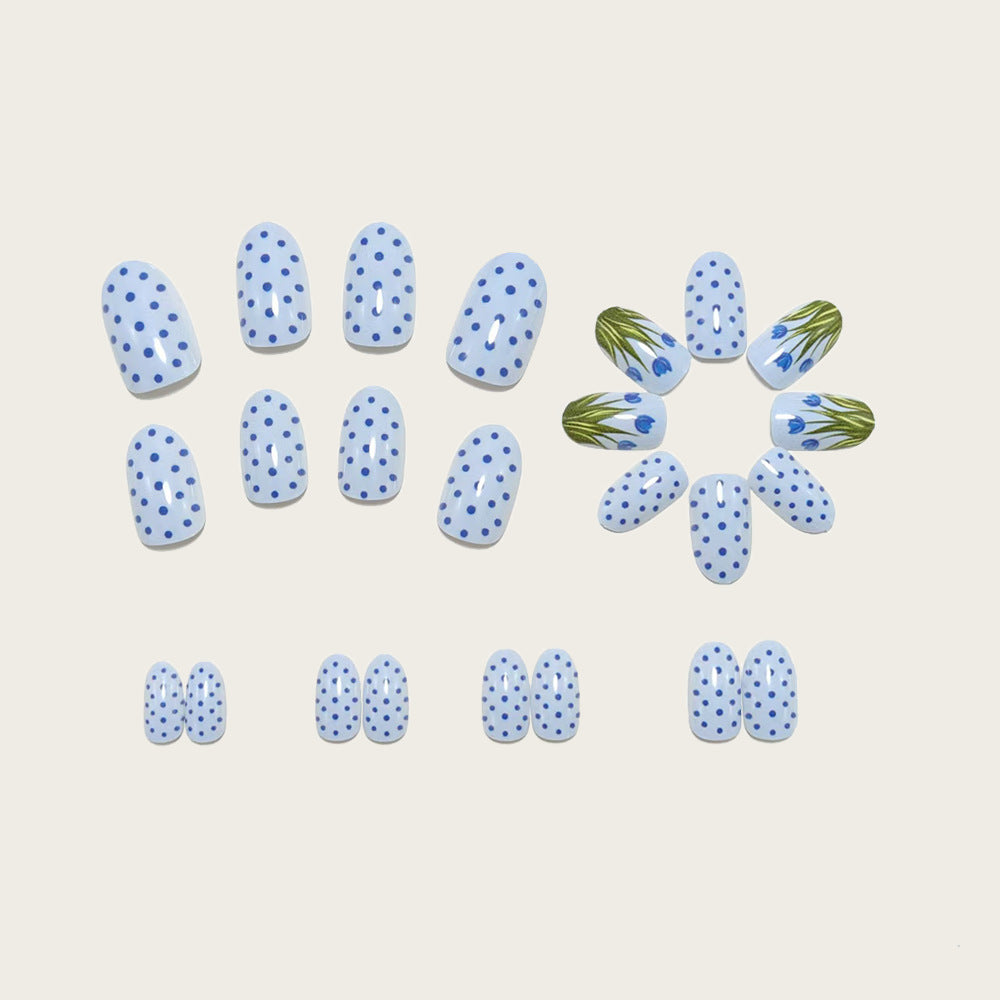 Artificial Nails in the Stylish Blue Flower Design Stornfield