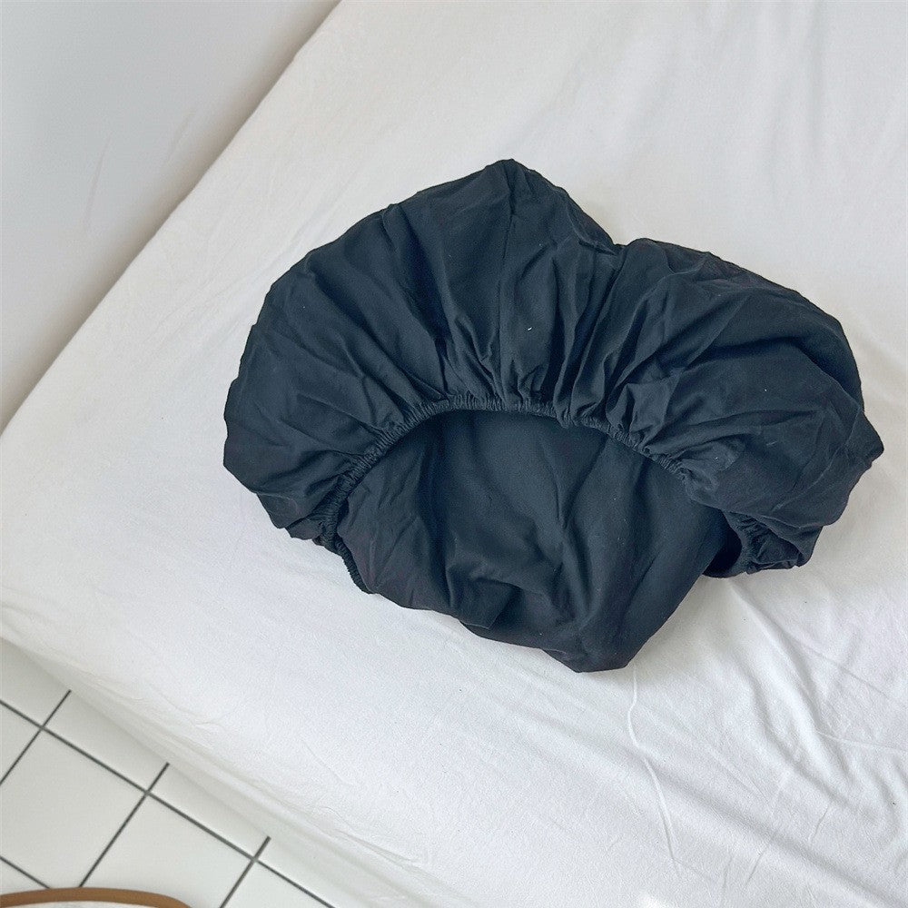 Cushion cover made of soft cotton percale with hidden zipper