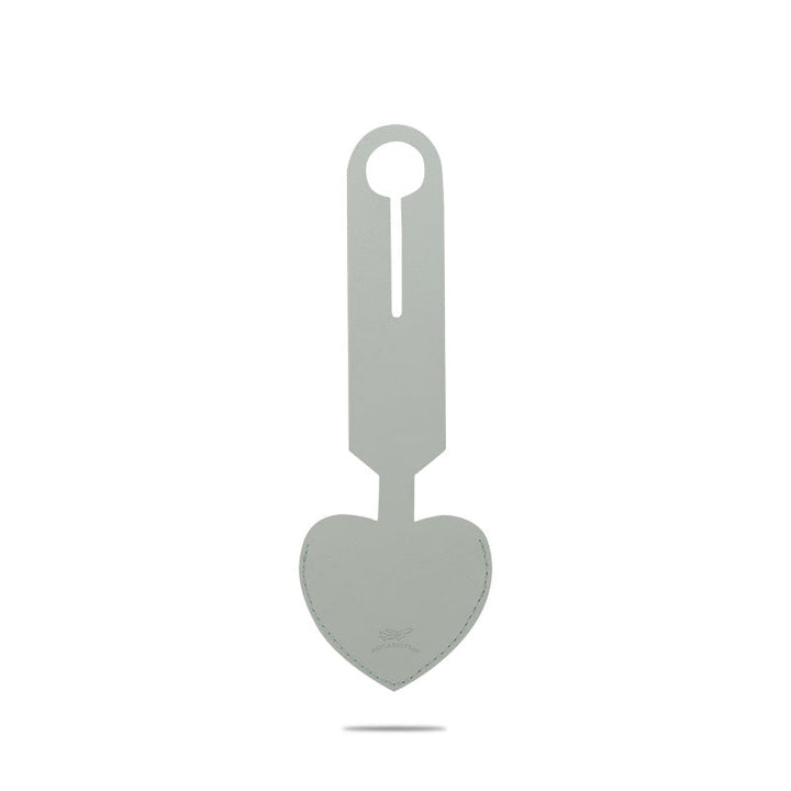 heart-shaped leather luggage tag with adjustable loop Stornfield