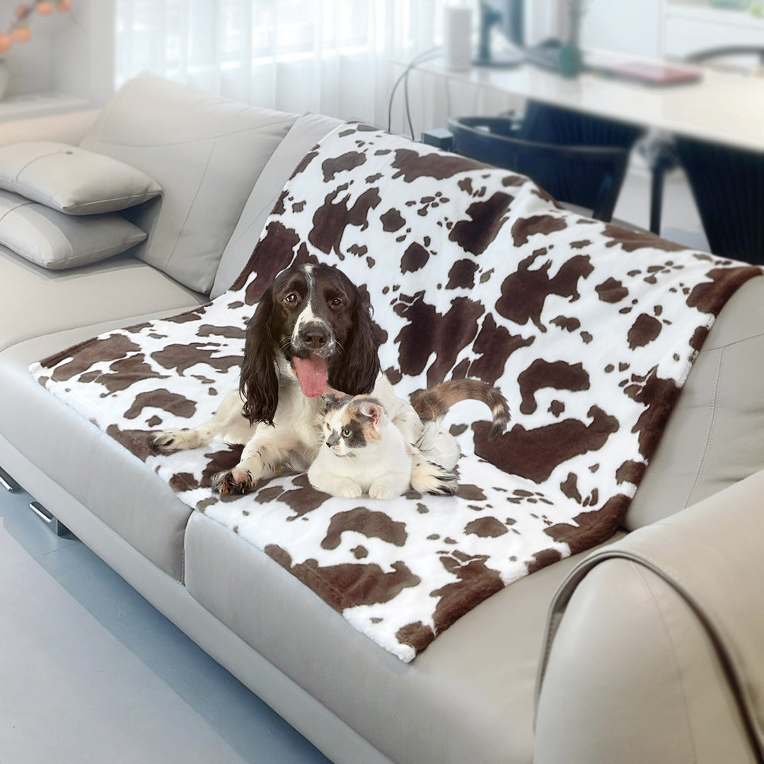 Ladies Cozy and Stylish Bedspread Stornfield