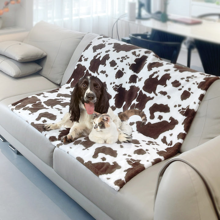 Ladies Cozy and Stylish Bedspread Stornfield
