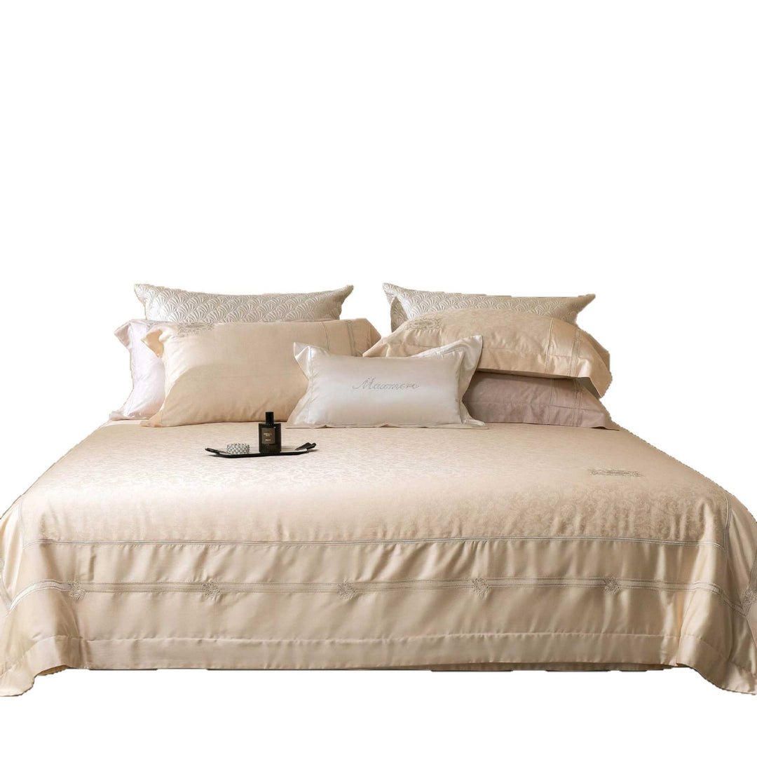 Luxurious cotton satin bedding set with damask jacquard, satin edge and embroidered medallion