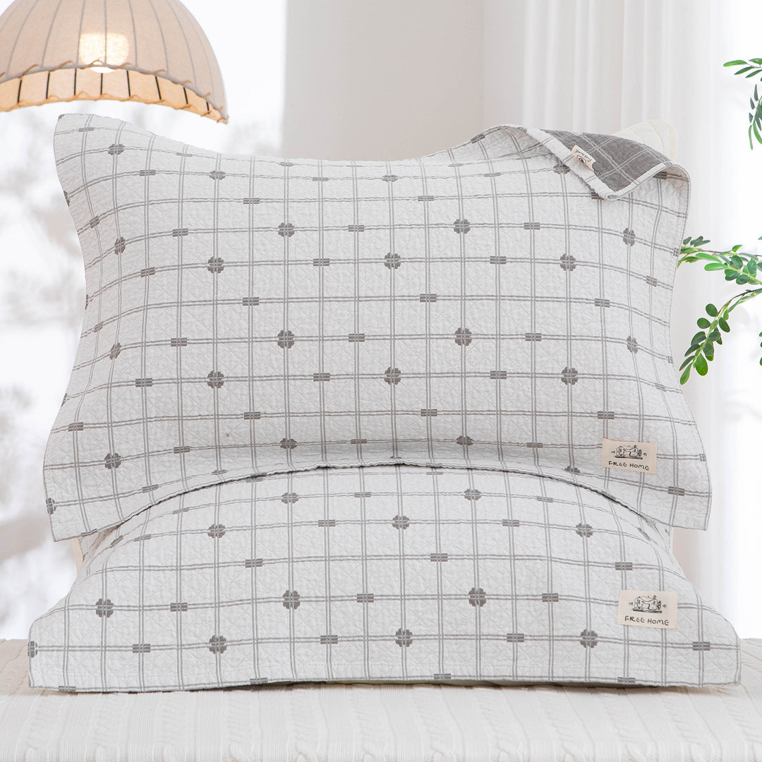 Women's pillowcase with modern checkered pattern Stornfield