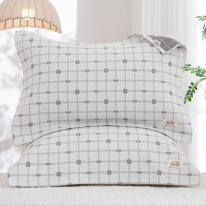 Women's pillowcase with modern checkered pattern Stornfield