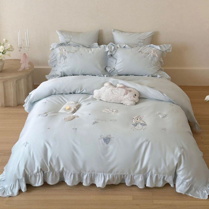 Luxurious Satin-Feel Ruffled Duvet Cover Ensemble with Embroidered Appliqué Pillow Shams