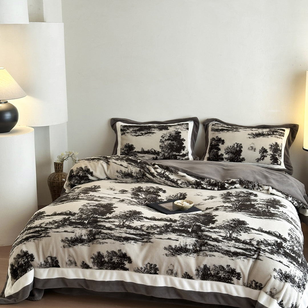 Cozy fleece bedding set with floral microfiber cover