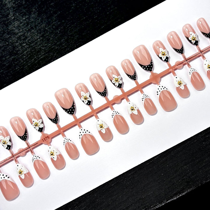 Elegant Themed Press-On Nail Collection