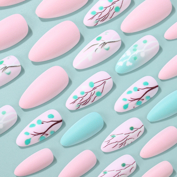 Artificial nails in romantic floral design Stornfield