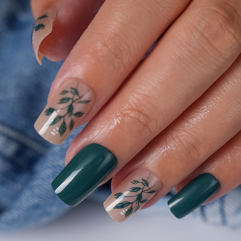 Artificial nails with modern night motif Stornfield