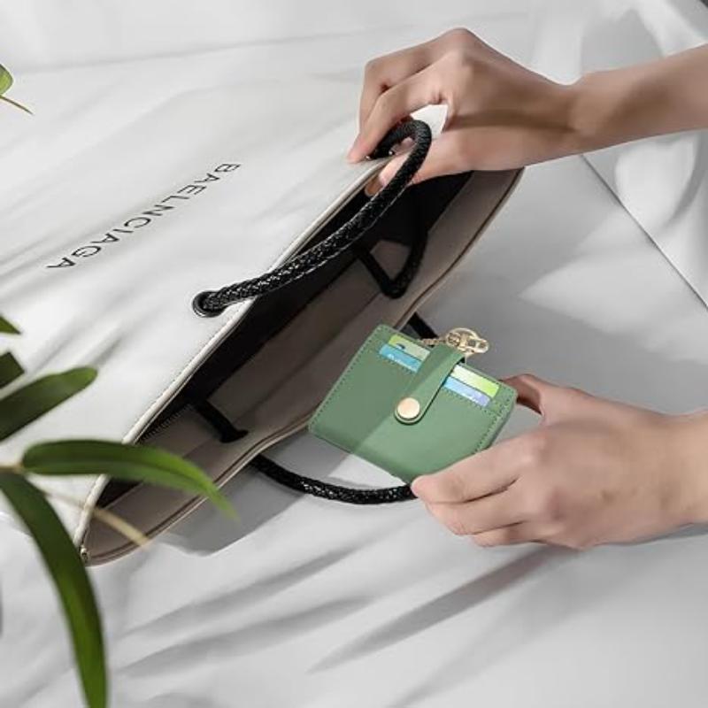 Compact card holder with keychain Stornfield