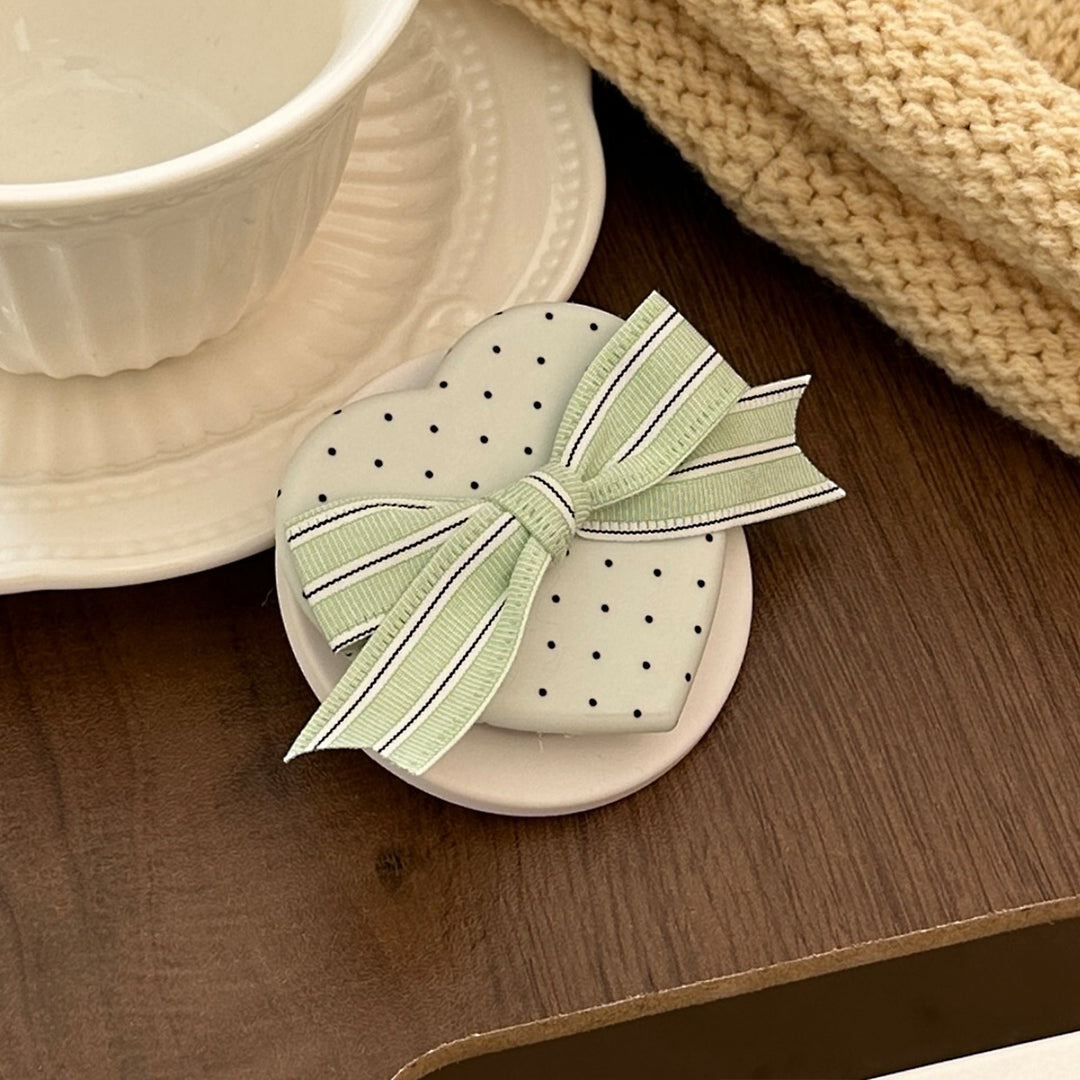 Heart-shaped cosmetic box with bow motif Stornfield