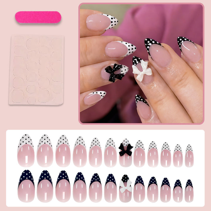 Artificial nail set with playful grinding design Stornfield