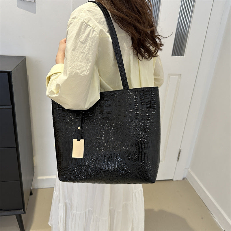 Elegant Crocodile-Pattern Tote Bag