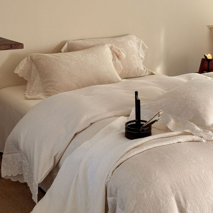Vintage-Inspired Linen-Cotton Jacquard Duvet Cover Set with Lace-Trim Ruffled Shams