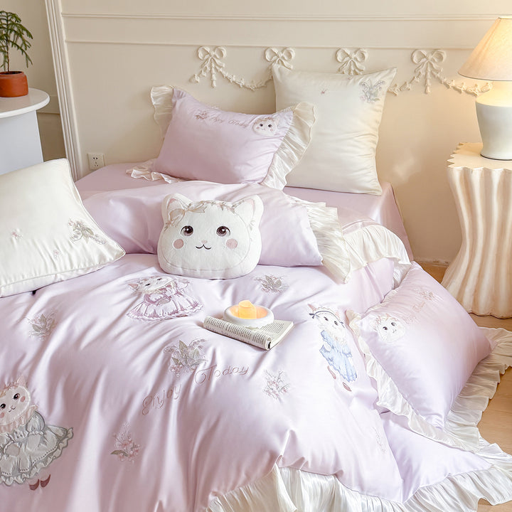 Satin bedding set with ruffles and cat embroidery