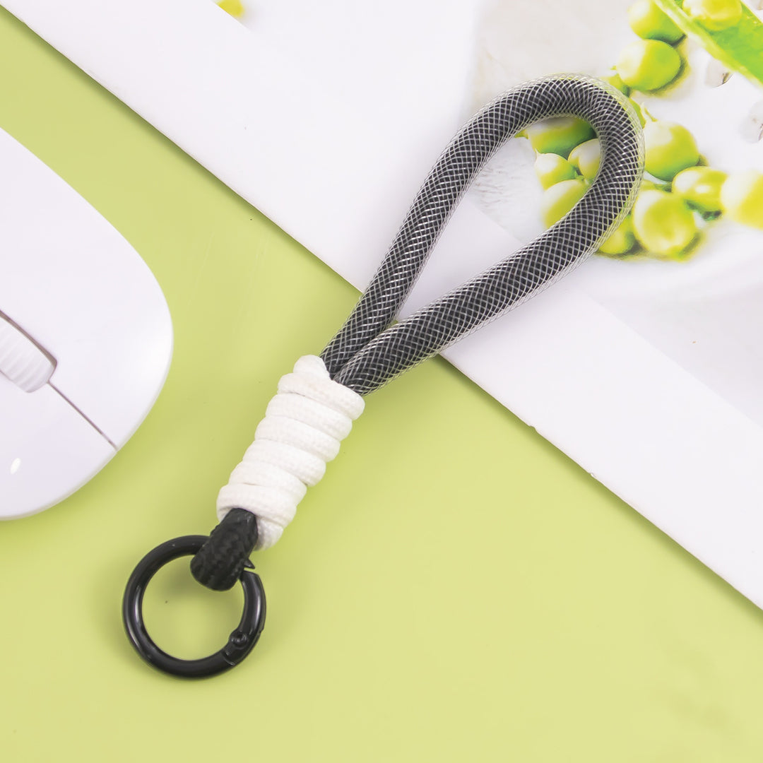 Versatile Paracord Keychain Holder Stornfield