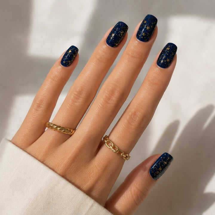 Elegant Artificial Nails In Luxurious Star Design Stornfield