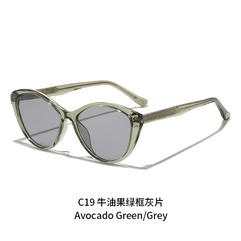 Ladies trendy sunglasses in modern cat-eye style Stornfield