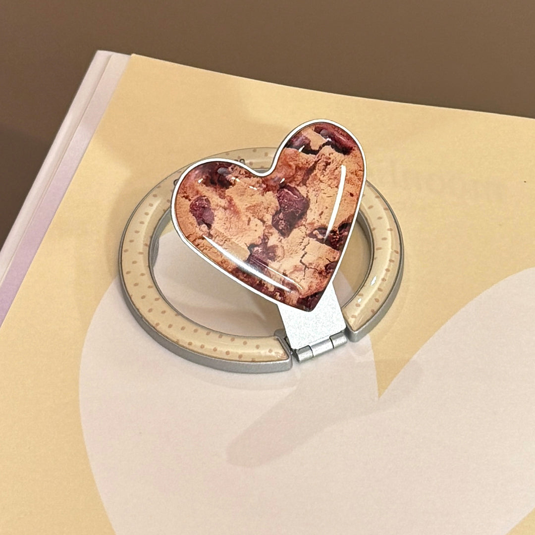 Heart-shaped smartphone holder with cookie design Stornfield