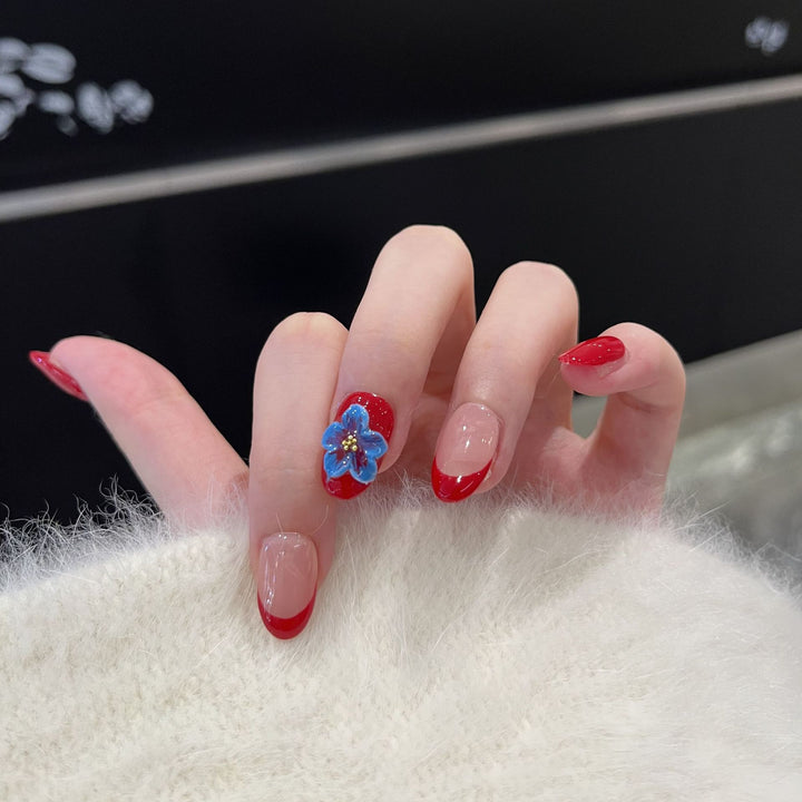 Stylish Floral Accent Press-On Nail Set Stornfield