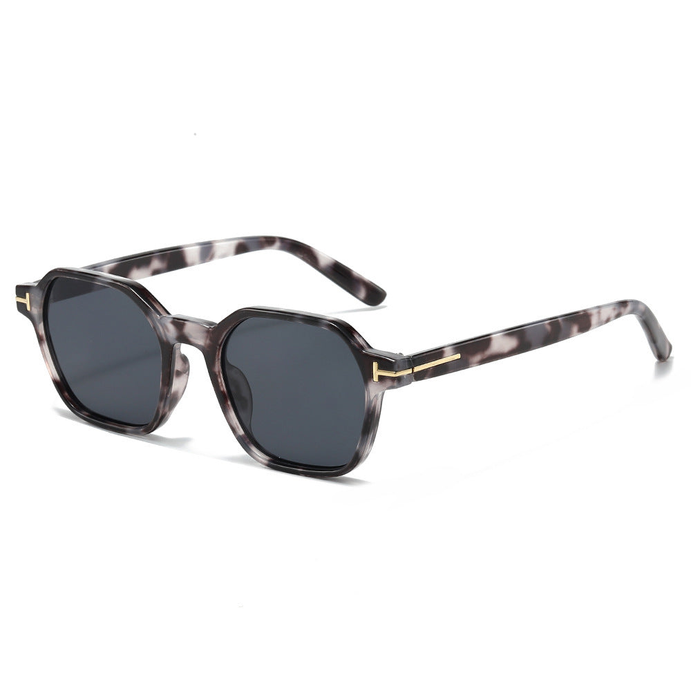 Elegant Wide-Frame Sunglasses Stornfield