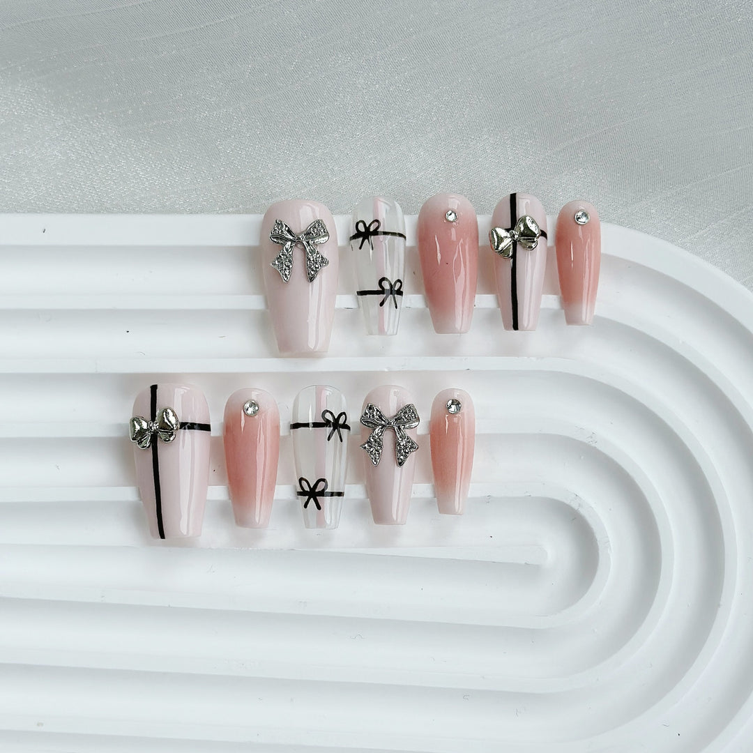 Decorative Press-On Nail Art Set with Floral Accents  1791773215