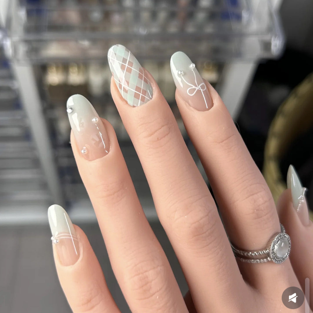 Decorative Press-On Nail Art Set Stornfield