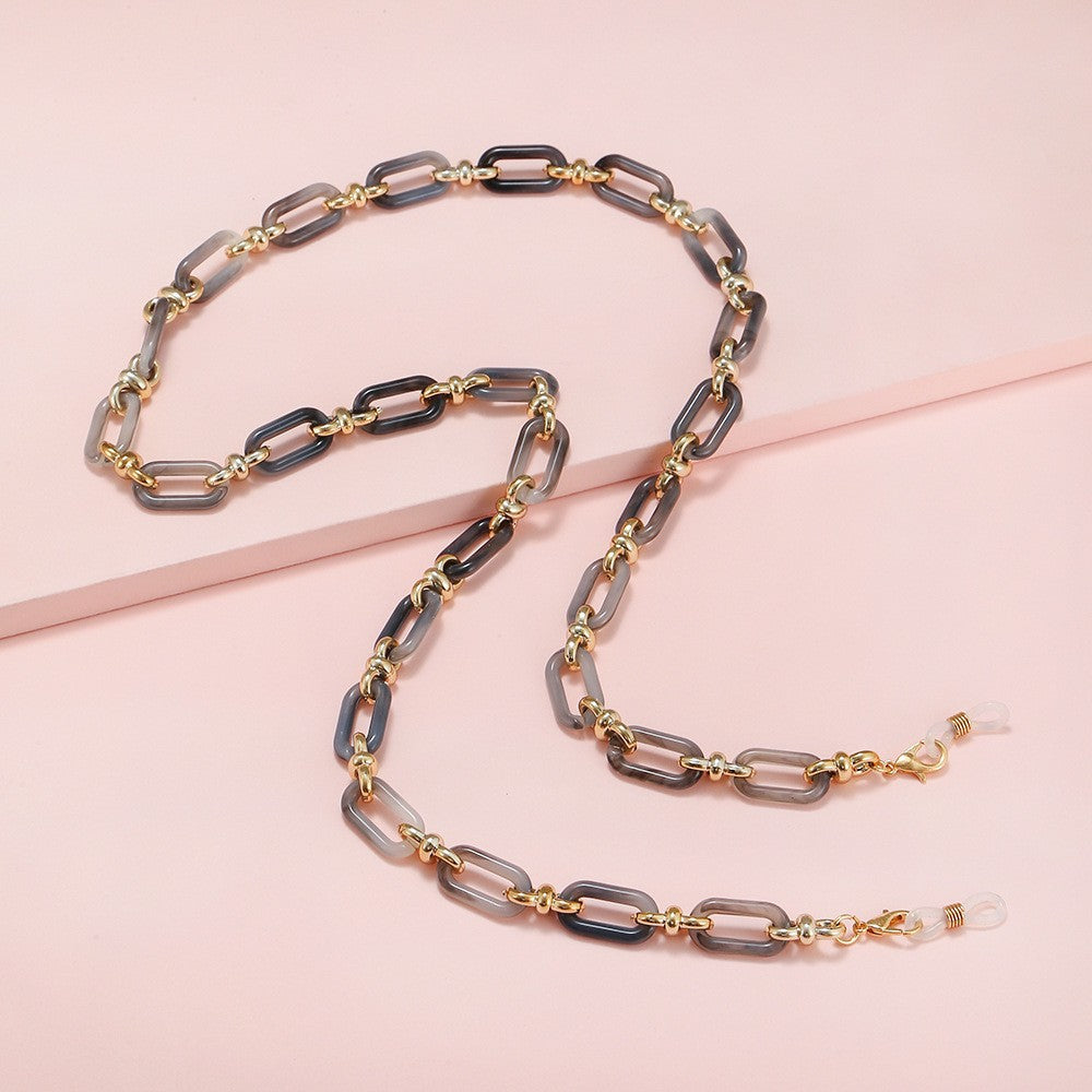 Fashionable sunglasses with chain pendant Stornfield