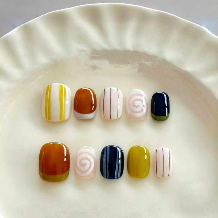 Artistic Cat-Themed Press-On Nail Art Set Stornfield