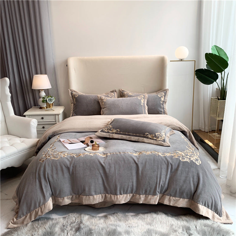 Elegant bed set made of cotton satin with baroque embroidery border and reversible blanket