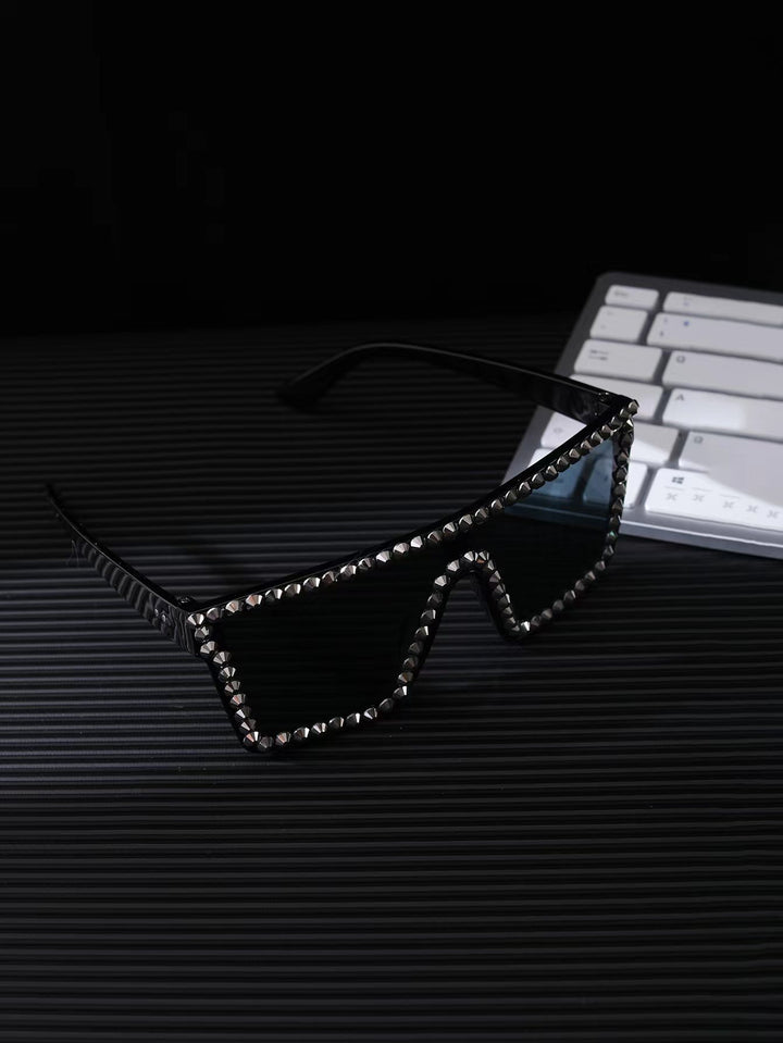 Women's Oversized Sunglasses with Modern Rectangular Frame Stornfield