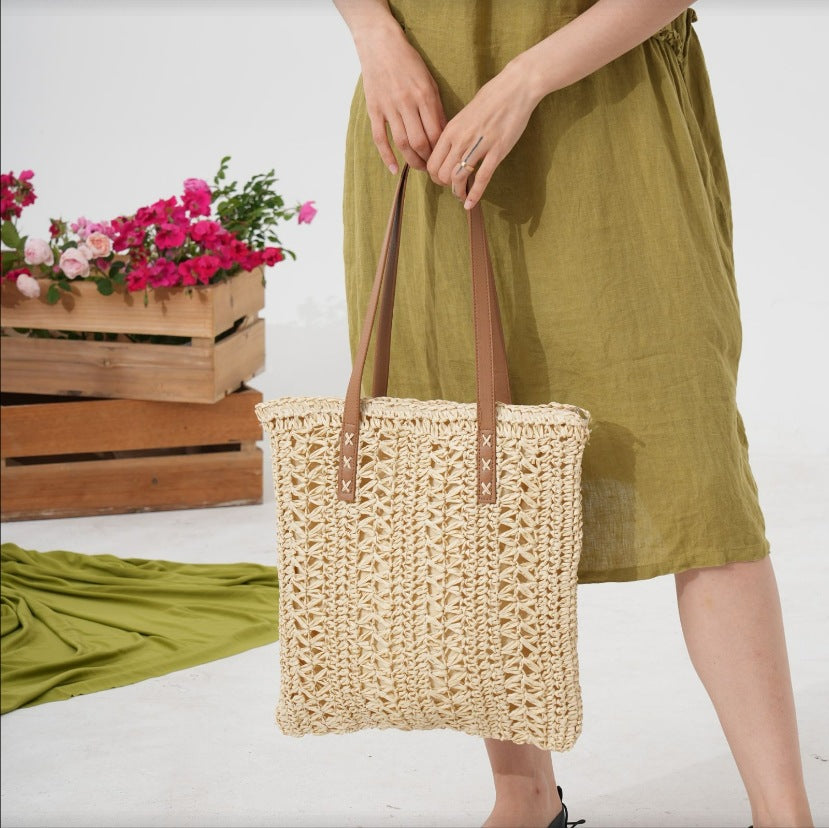 Handwoven beach bag with braided pattern Stornfield
