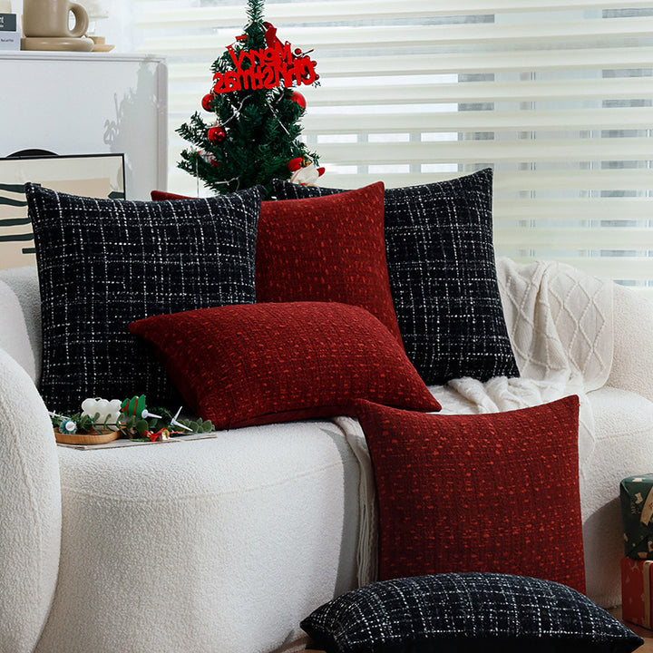 Cozy decorative cushion with structure