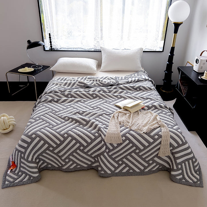 Lightweight Quilted Cotton Coverlet with Matelassé Raised Circle Pattern