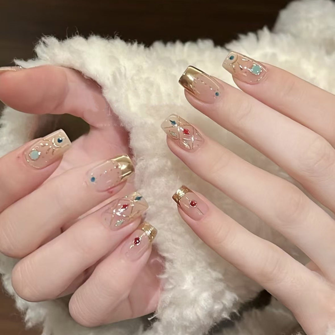 Luxurious Metallic Detailed Press-On Nail Set