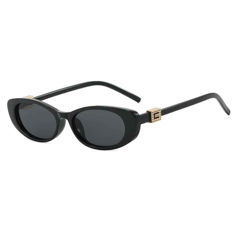 Women elegant Cat-Eye sunglasses with fine accents Stornfield