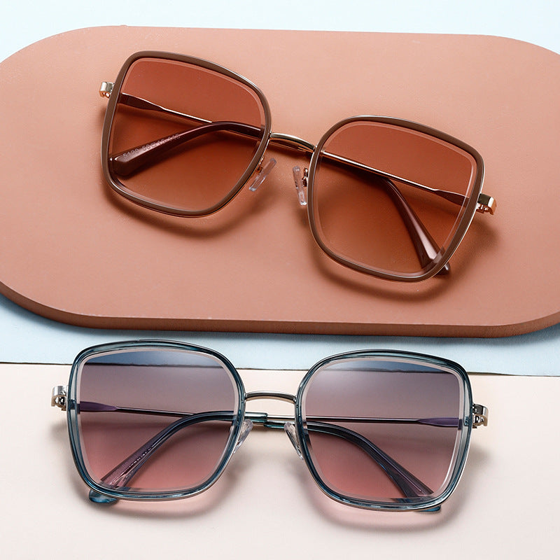 Women's Premium Sunglasses with Square Frame and Mirrored Lenses Stornfield