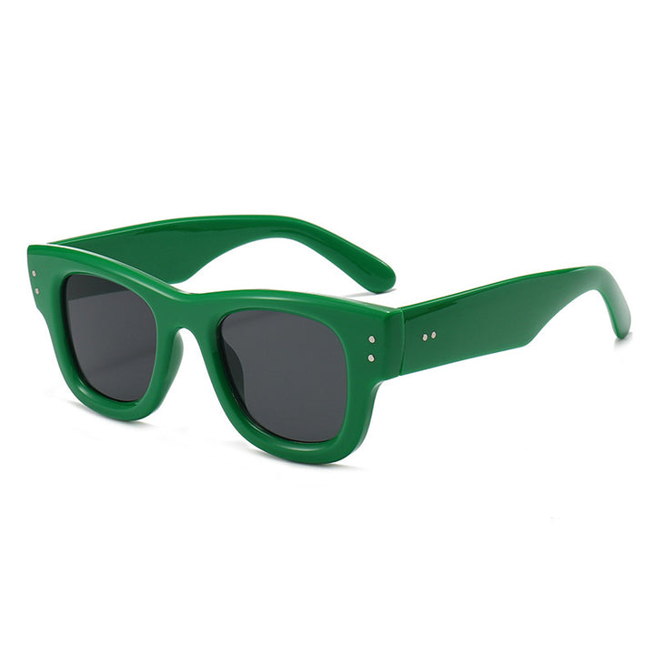 Retro-Influenced Bold Frame Sunglasses Stornfield