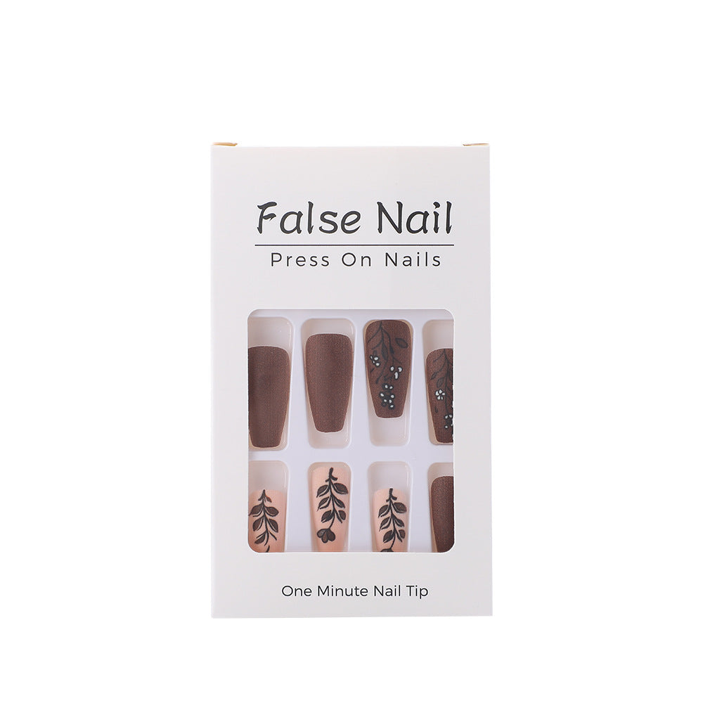 Artificial nails in an elegant and natural design Stornfield