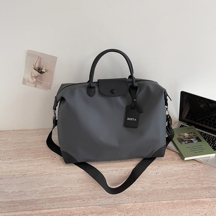 Elegant Travel Bag with Durable Material and Adjustable Shoulder Strap Stornfield