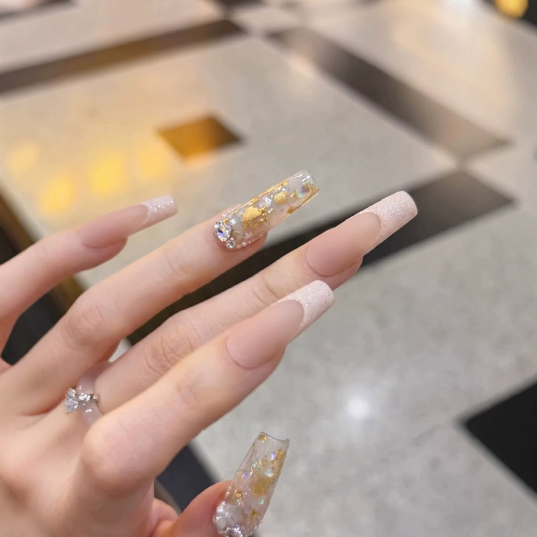 Luxurious Decorative Press-On Nail Set with Artistic Elements Stornfield