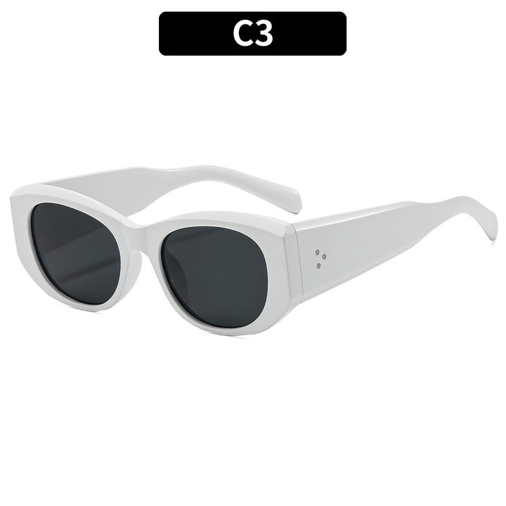 Fashionable Cat-Eye Sunglasses with Gradient Lenses