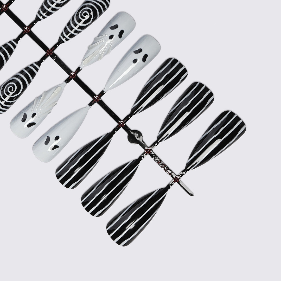 Fake nail set with spooky Halloween designs Stornfield