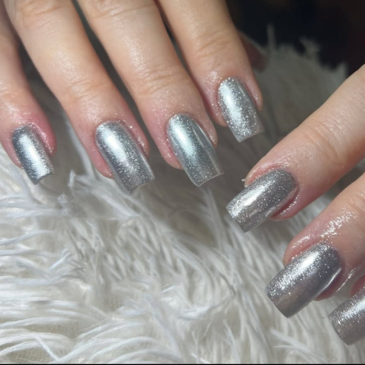 Shimmering Metallic Press-On Nail Set Stornfield