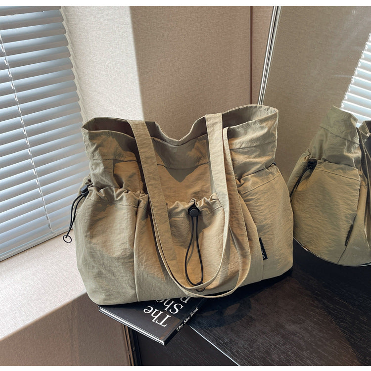Practical everyday handbag with drawstring Stornfield