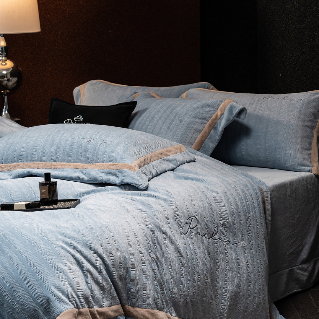 Luxurious velvet bedding set with relief structure and decorative trim