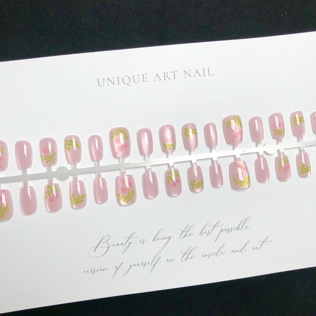 Artistic Press-On Nail Set with Floral Design Stornfield
