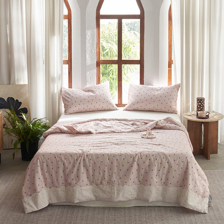 Ladies elegant bedspread with delicate floral pattern Stornfield