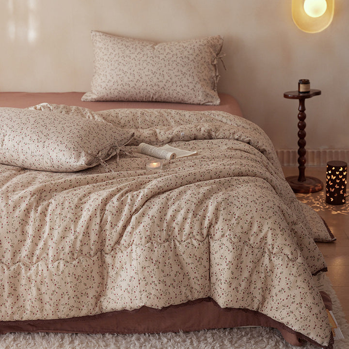 Lightweight Breathable Quilted Cotton Floral Comforter & Pillow Sham Set