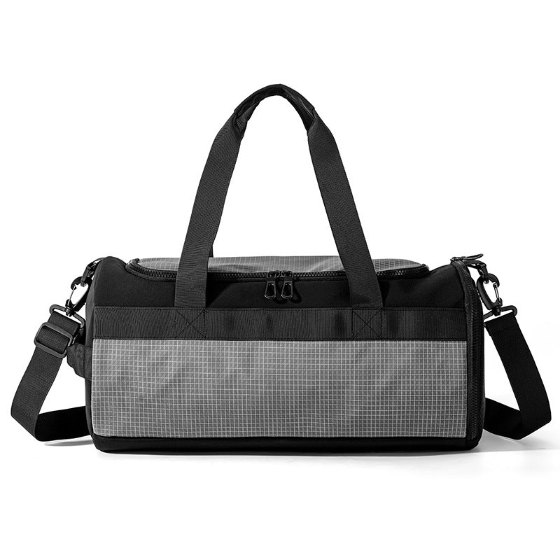 Practical sports and travel bag with ergonomic details Stornfield